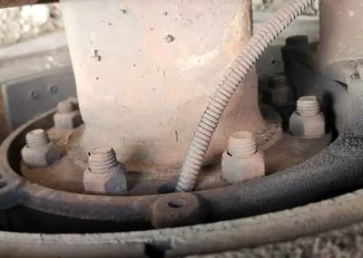 HUB PILOT NA Hub for a 2001 Freightliner FL70