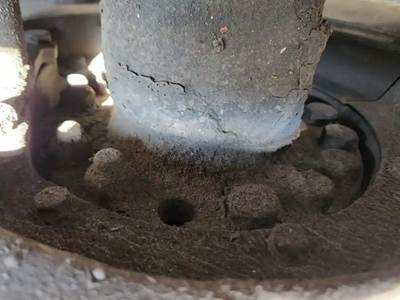 HUB PILOT NA Hub for a 2005 Sterling L9500