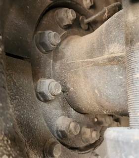 HUB PILOT NA Hub for a 2002 GMC C7500