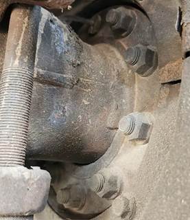 HUB PILOT NA Hub for a 2002 GMC C7500