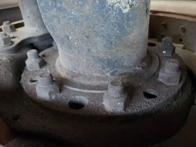 HUB PILOT NA Hub for a 2006 Kenworth T800