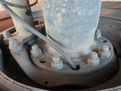 HUB PILOT NA Hub for a 2006 Kenworth T800