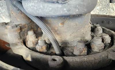 HUB PILOT NA Hub for a 2006 Freightliner M2 106