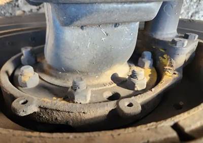 HUB PILOT NA Hub for a 2008 Freightliner FLD120SD Glider