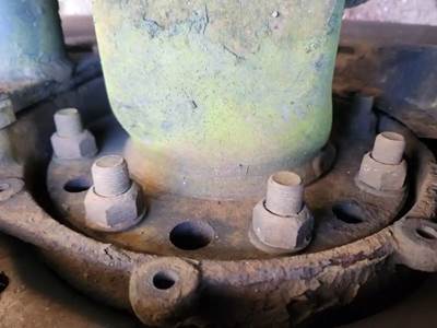 HUB PILOT NA Hub for a 2006 Mack CXN613