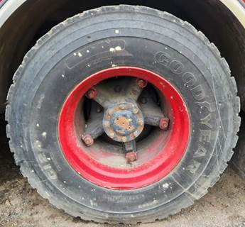 HUB PILOT NA Hub for a 1988 Chevrolet C70