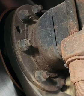 HUB PILOT NA Hub for a 1998 Pierce Model Tilt Cab