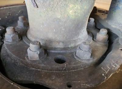 HUB PILOT NA Hub for a 1996 Peterbilt 378