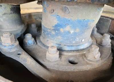 HUB PILOT NA Hub for a 1996 Peterbilt 378