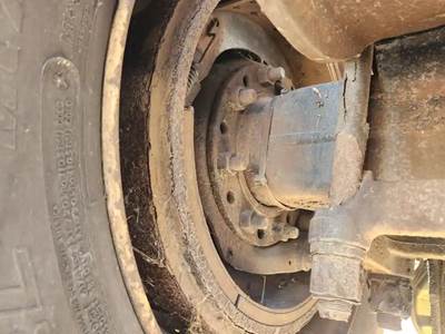 HUB PILOT NA Hub for a 2010 Peterbilt 337