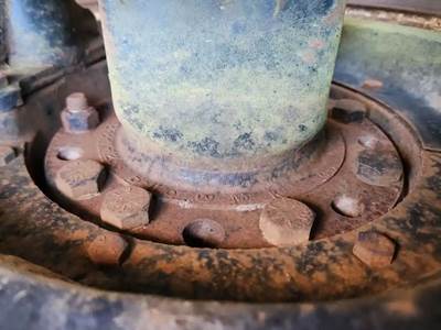 HUB PILOT NA Hub for a 2000 Sterling A9513