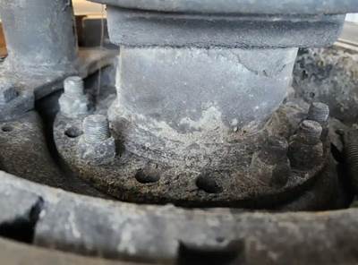 HUB PILOT NA Hub for a 2016 Freightliner Cascadia 125