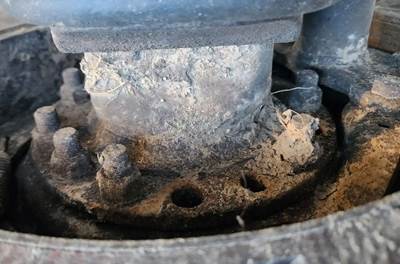 HUB PILOT NA Hub for a 2016 Freightliner Cascadia 125