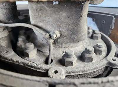 HUB PILOT NA Hub for a 2013 Freightliner 114SD