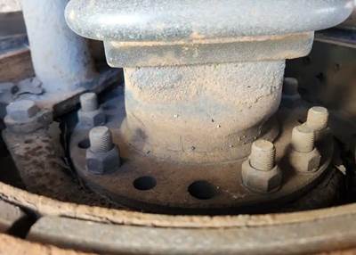 HUB PILOT NA Hub for a 2013 Freightliner Cascadia 125