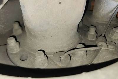 HUB PILOT NA Hub for a 2013 Volvo VNL