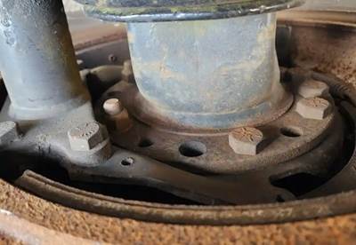 HUB PILOT NA Hub for a 2011 International PROSTAR