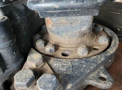 HUB PILOT NA Hub for a 2020 Freightliner Cascadia 126