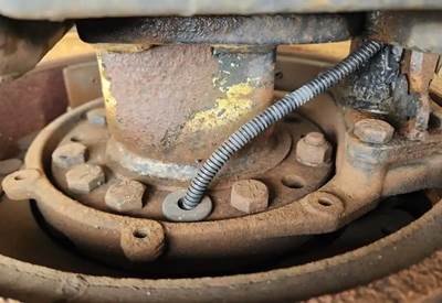 HUB PILOT NA Hub for a 2000 International 9400