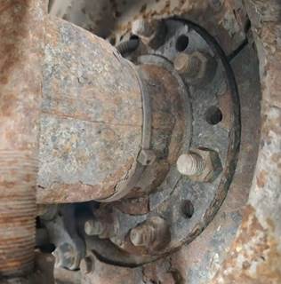 HUB PILOT NA Hub for a 2016 Peterbilt 337