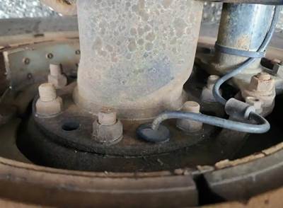 HUB PILOT NA Hub for a 2013 Volvo VNL