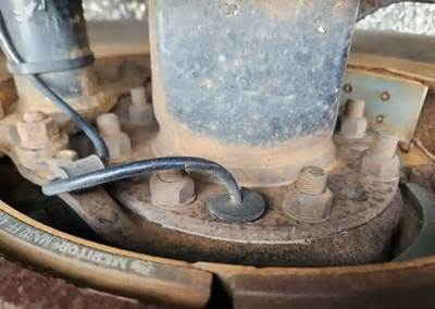 HUB PILOT NA Hub for a 2013 Volvo VNL