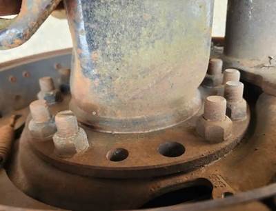 HUB PILOT NA Hub for a 2006 Freightliner Columbia 112