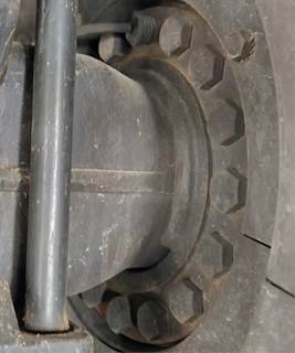 HUB PILOT NA Hub for a 2001 International 4900