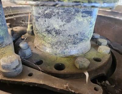 HUB PILOT NA Hub for a 2004 International 9400I