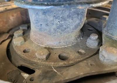 HUB PILOT NA Hub for a 2004 International 9400I