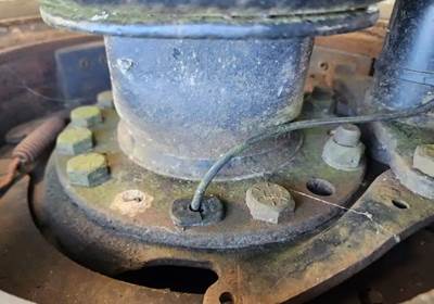 HUB PILOT NA Hub for a 2004 International 9400I