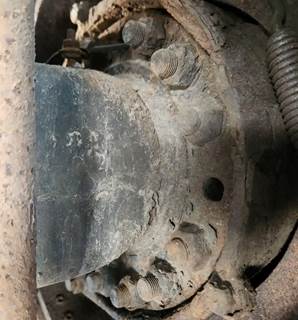 HUB PILOT NA Hub for a 2005 Freightliner M2 106