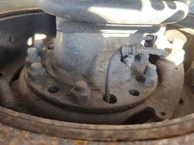 HUB PILOT NA Hub for a 2019 Freightliner Cascadia 126