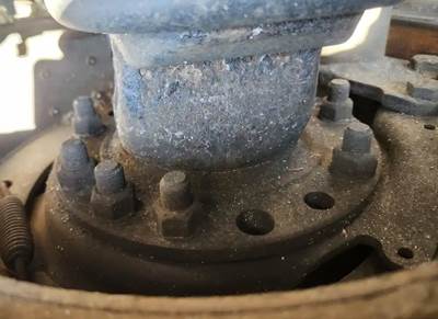 HUB PILOT NA Hub for a 2017 Freightliner Cascadia 125