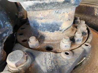 HUB PILOT NA Hub for a 2023 Freightliner Cascadia 126