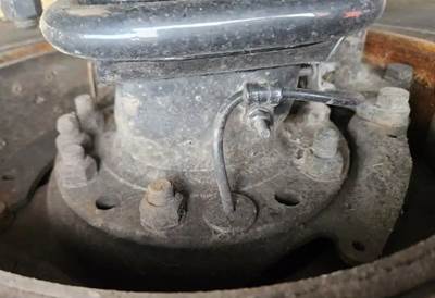 HUB PILOT NA Hub for a 2022 Freightliner Cascadia 126