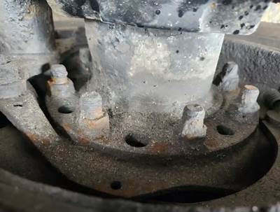 HUB PILOT NA Hub for a 2013 Peterbilt 386