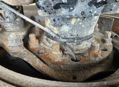 HUB PILOT NA Hub for a 2013 Peterbilt 386