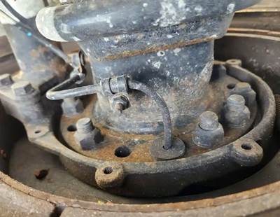 HUB PILOT NA Hub for a 2021 Freightliner M2 106