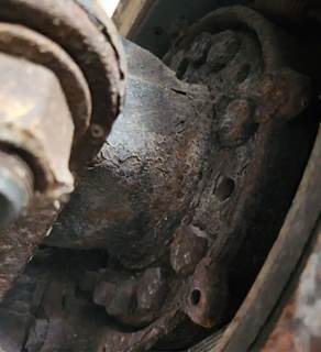 HUB PILOT NA Hub for a 2016 International DuraStar 4400