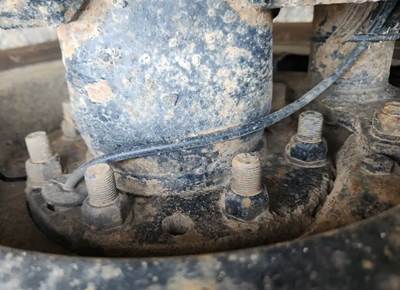 HUB PILOT NA Hub for a 2016 Mack CHU613