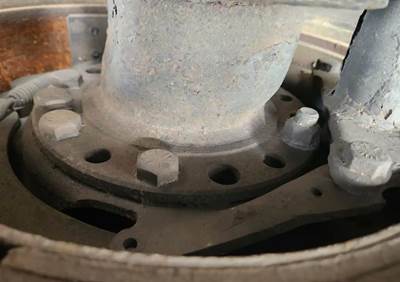 HUB PILOT NA Hub for a 2015 International PROSTAR