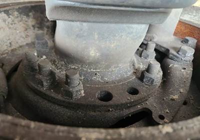 HUB PILOT NA Hub for a 2019 Freightliner Cascadia 126