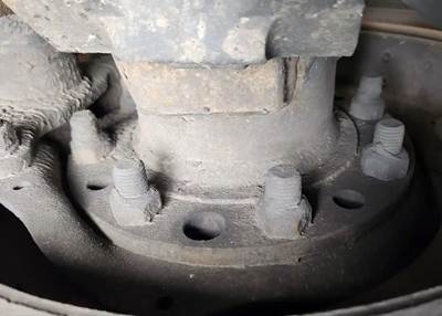 HUB PILOT NA Hub for a 2007 Peterbilt 387