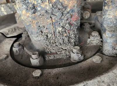HUB PILOT NA Hub for a 2005 Mack CV713 Granite