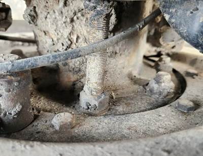 HUB PILOT NA Hub for a 2005 Mack CV713 Granite