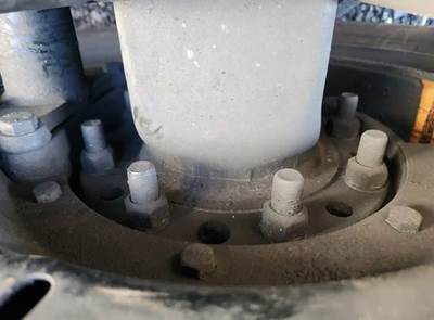 HUB PILOT NA Hub for a 2018 Mack CXU613