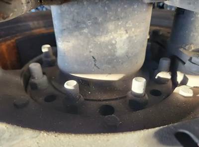 HUB PILOT NA Hub for a 2018 Mack CXU613