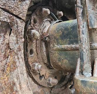 HUB PILOT NA Hub for a 2005 Kenworth T300