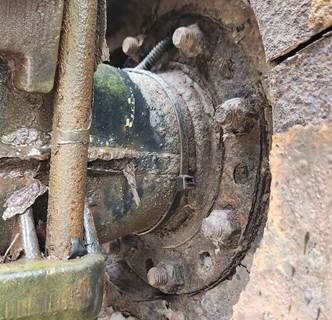 HUB PILOT NA Hub for a 2005 Kenworth T300